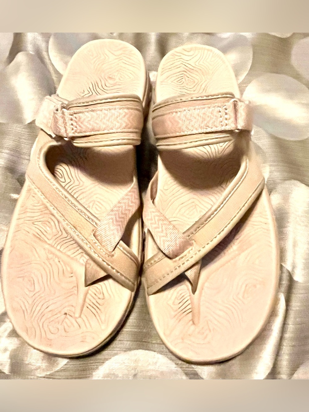 Women's Skechers  Beige Sandals size 9